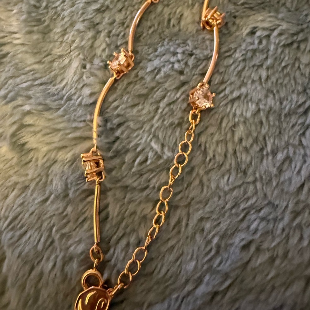 Elegant Gold Women's Necklace
